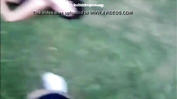 d. pareja atrapada en un parque por cockblocker