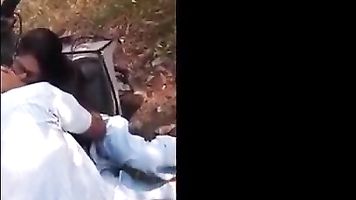 Kerala Tamil Colegio Chica Follada en Bosque con Amigos Grupo