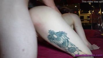 4K Adolescente toma creampie y PASEOS como un profesional!! @Andregotbars