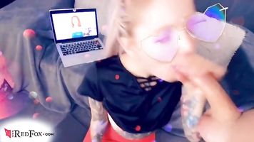 Perfecta Adolescente Garganta Profunda y Rápido Follando después de Ver Video