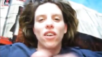 feo mamá toma un facial