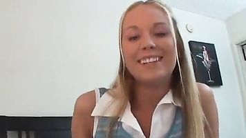 Midwest chica consigue un profundo creampie