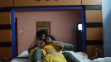 Sexy gujarati bhabhi y marido luna de miel en el hotel