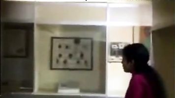 Cachonda mallu amantes atrapados teniendo diversión en oficina