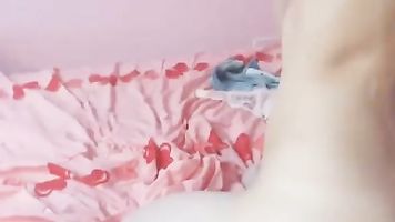 Coño tan apretado apenas un dedo cabe - VipGirlsWorld.com