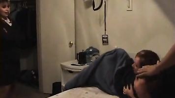 Mamá Atrapa A Su Hija Skanky Teniendo Sexo Caliente