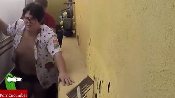 Afuera recogiendo los juguetes de los chicos, follando como cerdos. RAF111